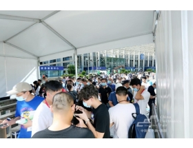 2020成都電子展|觀眾排隊(duì)入場(chǎng)